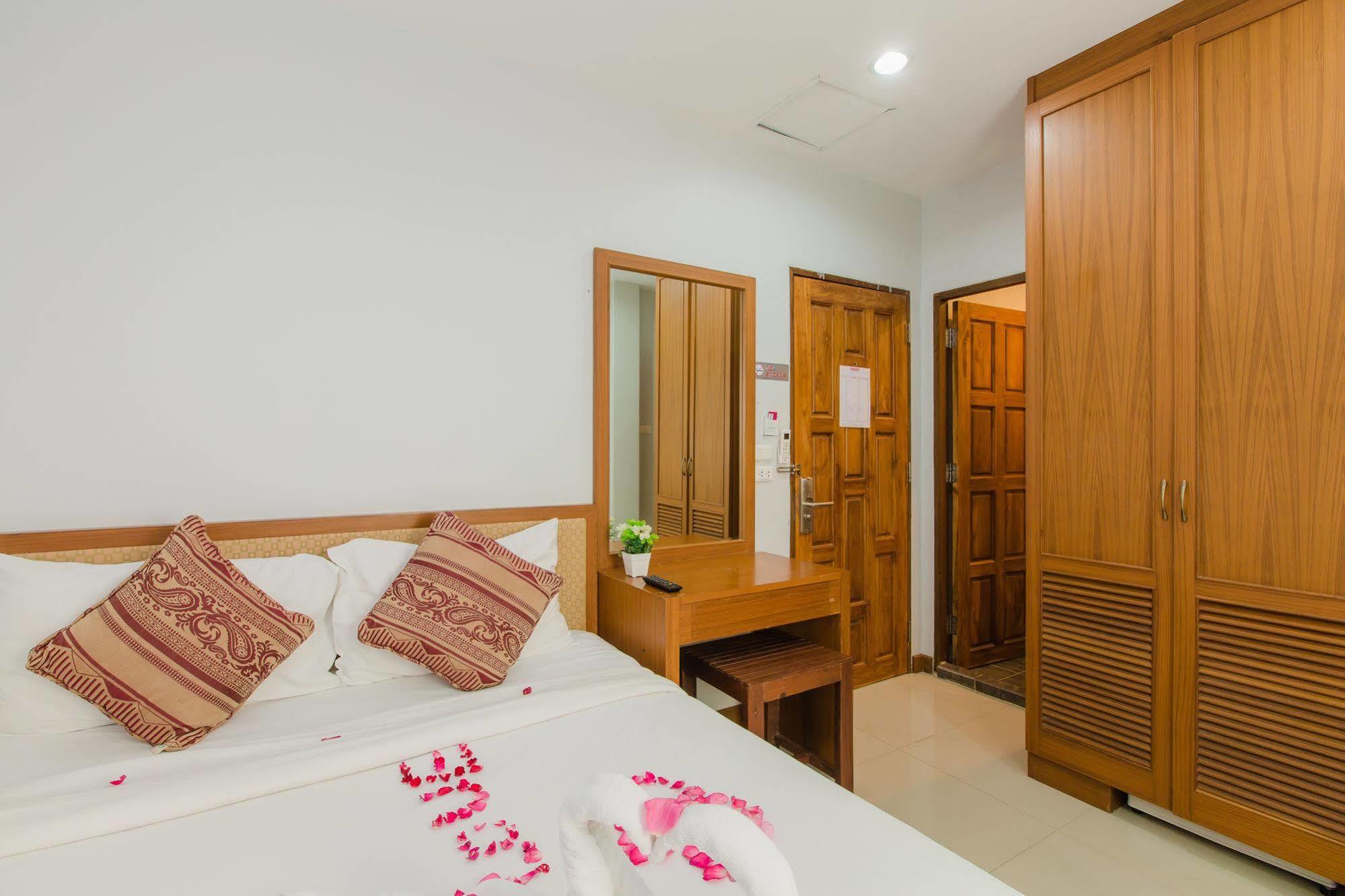 Hip Yaya Residences Patong Dış mekan fotoğraf
